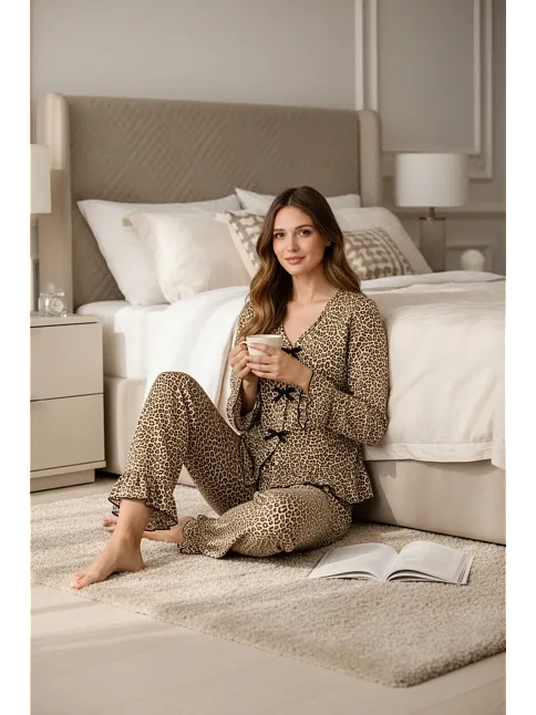 Kadın Uzun Kollu Leopar Desenli Fiyonklu Ev Giyim Pijama Takımı