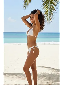 Kadın Beyaz Pedli Bel Ve Boyundan Bağlamalı Dantelli Şık Bikini Takımı
