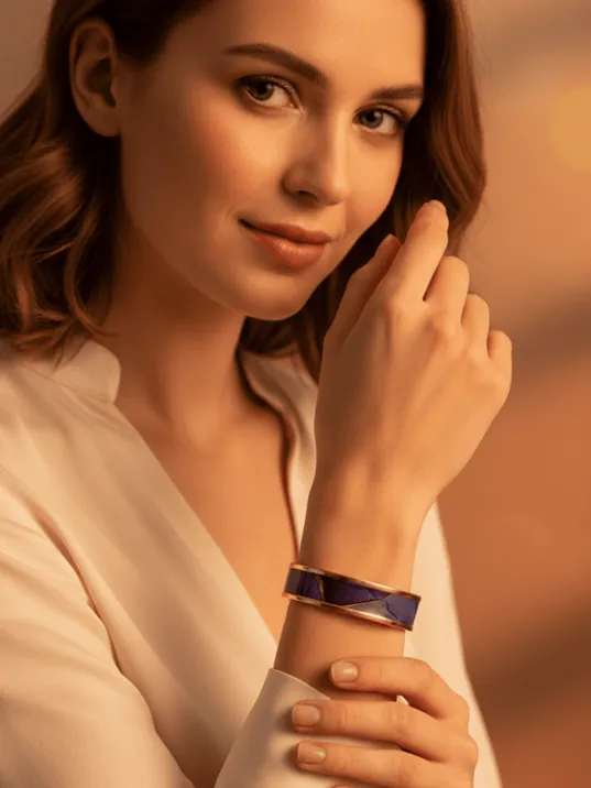 Kadın Bakır Bileklik - Laura Model Özel Baskı Metal Kutu Ve Kuvars Taşı Kadın Bakır Bileklik - Laura Model Özel Baskı Metal Kutu Ve Kuvars Taşı