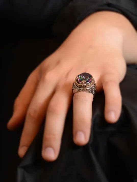 Mistik Topaz Taşlı Zirkon Bezeli Yanı Hiç Yazılı Erkek Gümüş Yüzük