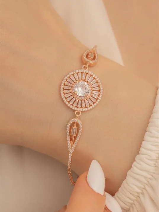 Kadın Bileklik- Gümüş Rose Renk Baget taşlı Kadın Bileklik Kadın Bileklik- Gümüş Rose Renk Baget taşlı Kadın Bileklik