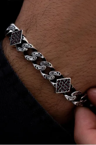 Erkek Gümüş Bileklik - Kırmızı Zirkon Taşlı Geometrik Şekilli Oksitli Gurmet Model 5 Gümüş Bileklik