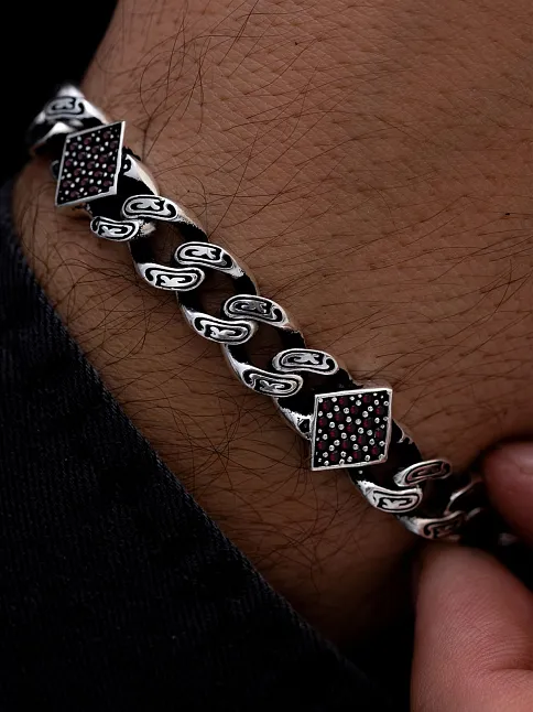 Erkek Gümüş Bileklik - Kırmızı Zirkon Taşlı Geometrik Şekilli Oksitli Gurmet Model 5 Gümüş Bileklik