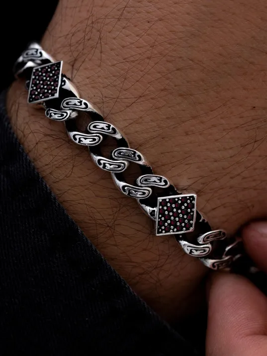 Erkek Gümüş Bileklik - Kırmızı Zirkon Taşlı Geometrik Şekilli Oksitli Gurmet Model 5 Gümüş Bileklik