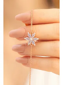 Beyaz Taşlı Çiçek Model Rose Kadın Gümüş Bileklik