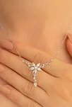 Kadın Gümüş Kolye - Zirkon Taşlı Çiçek Motifli Gümüş Kolye