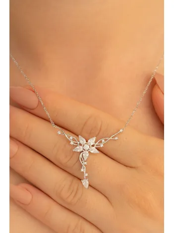 Kadın Gümüş Kolye - Zirkon Taşlı Çiçek Motifli Gümüş Kolye