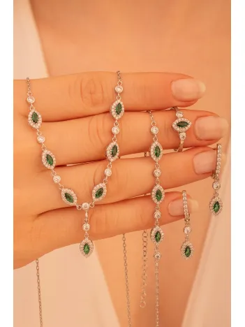 Kadın Gümüş Takı Seti - Pera Zümrüt Mekik Taşlı 925 Ayar Kolye, Bileklik, Yüzük, Küpe Tam Set