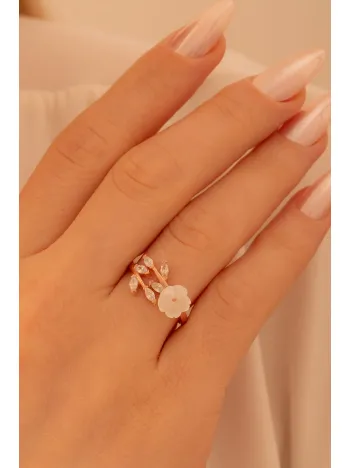 Kadın Gümüş Yüzük - Zirkon Taşlı Manolya Çiçeği Motifli Kadın Yüzük