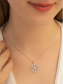 Kadın Gümüş Kolye - Kadın Baget Taşlı Kar Tanesi Gümüş Kolye