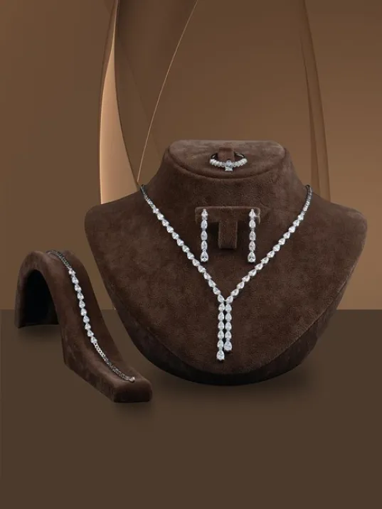 Füreyya Bayan Zirkon Taşlı Gümüş Su Yolu Set - Kolye, Bileklik, Küpe, Yüzük Füreyya Bayan Zirkon Taşlı Gümüş Su Yolu Set - Kolye, Bileklik, Küpe, Yüzük