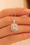 Kadın Gümüş Kolye - Kare Baget Taşlı Baget Süslemeli Rodyumlu Kadın Kolye Kadın Gümüş Kolye - Kare Baget Taşlı Baget Süslemeli Rodyumlu Kadın Kolye