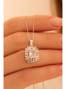 Kadın Gümüş Kolye - Kare Baget Taşlı Baget Süslemeli Rodyumlu Kadın Kolye