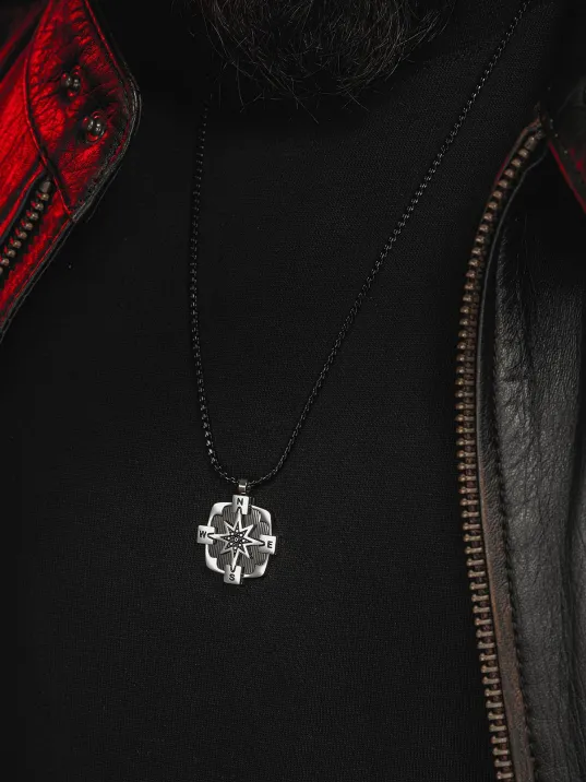 Erkek Çelik Kolye - Kare Model Pusula Figürlü Erkek Kolye