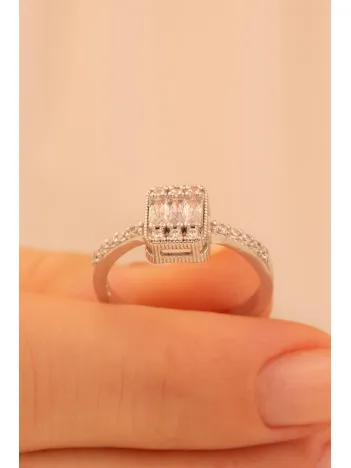 Kadın Gümüş Yüzük -  Dilruba Baget Taşlı Kare Model Kadın Yüzük