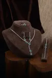 Melodi Bayan Zümrüt Taşlı Gümüş Su Yolu Set - Kolye, Bileklik, Küpe, Yüzük Melodi Bayan Zümrüt Taşlı Gümüş Su Yolu Set - Kolye, Bileklik, Küpe, Yüzük
