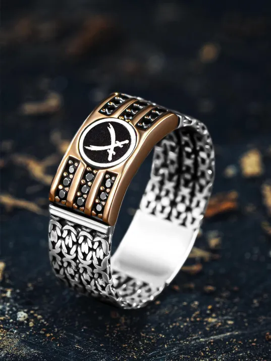 Erkek Gümüş Yüzük - Çift Hz Zülfikar Kılıcı Kral Zincirli 3 Sıra Zirkon Taşlı Erkek Yüzük Erkek Gümüş Yüzük - Çift Hz Zülfikar Kılıcı Kral Zincirli 3 Sıra Zirkon Taşlı Erkek Yüzük