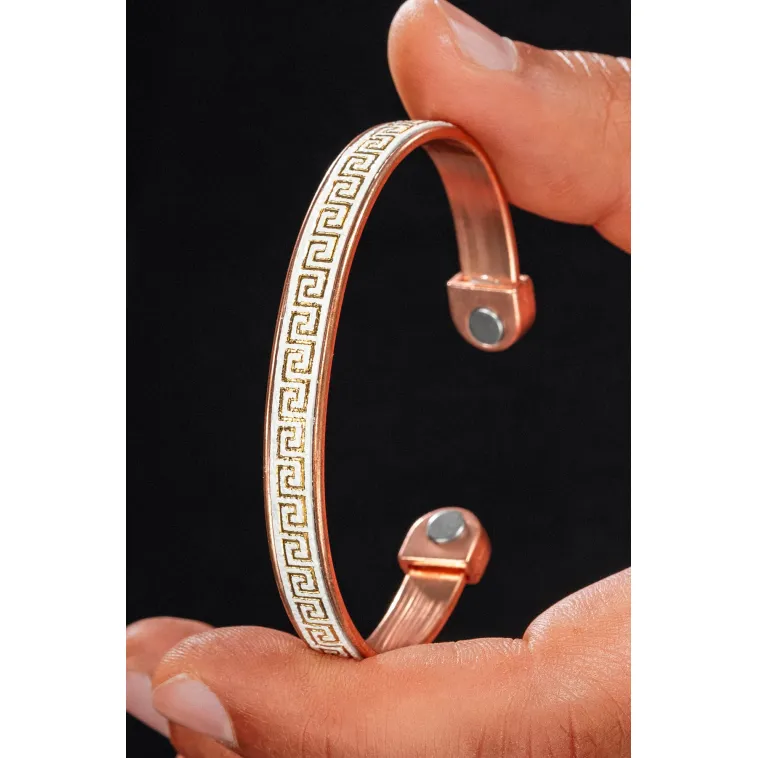 Erkek Kadın Bakır Bileklik - Üstü Hakiki Deri Grek İşlemeli Mıknatıslı Model Metal Kutu Kuvars Erkek Kadın Bakır Bileklik - Üstü Hakiki Deri Grek İşlemeli Mıknatıslı Model Metal Kutu Kuvars