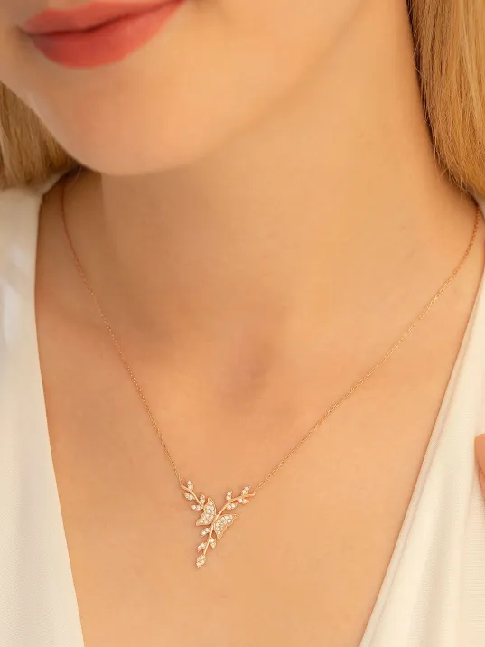 Kadın Gümüş Kolye - Rose Altın Kaplama Zirkon Taşlı Kelebek Motifli Gümüş Kolye Kadın Gümüş Kolye - Rose Altın Kaplama Zirkon Taşlı Kelebek Motifli Gümüş Kolye