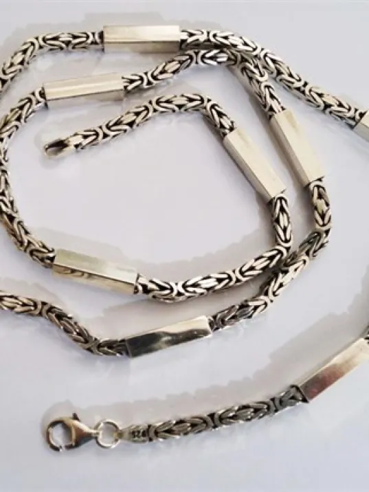 3,5mm Kral Gümüş Erkek Kolye Zincir Kare Parçalı Şarnelli Model 3,5mm Kral Gümüş Erkek Kolye Zincir Kare Parçalı Şarnelli Model