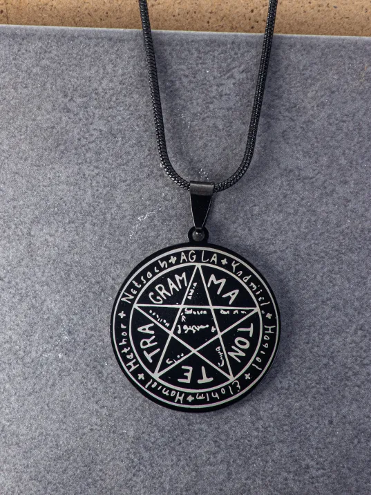 Erkek Kadın Aşk Tılsımı Ve Maton Tetragram İşlemeli Siyah Yassı Snake Zincir Çelik Kolye Erkek Kadın Aşk Tılsımı Ve Maton Tetragram İşlemeli Siyah Yassı Snake Zincir Çelik Kolye