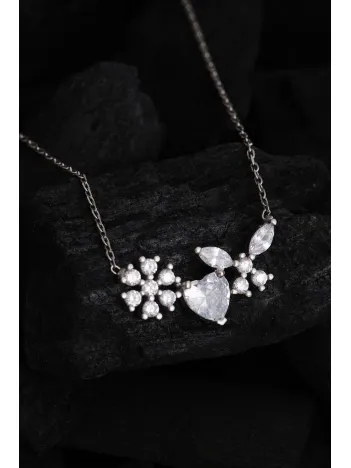 Kadın Gümüş Kolye - Zirkon Taşlı Kar Tanesi Ve Kalp Motifli Gümüş Kolye