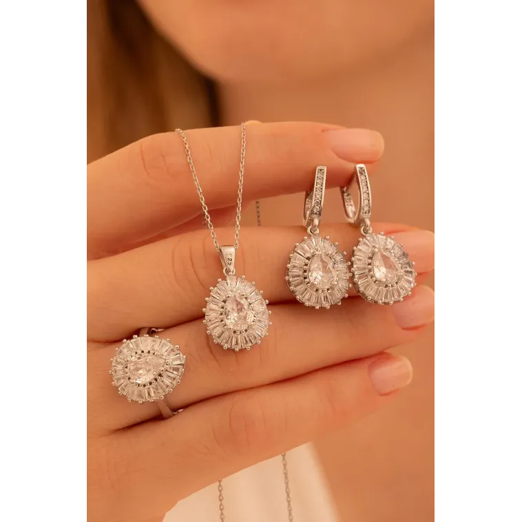 Kadın Gümüş Set - Damla Model Zirkon Taşlı Baget Süslemeli Rodyumlu Kadın Set Kadın Gümüş Set - Damla Model Zirkon Taşlı Baget Süslemeli Rodyumlu Kadın Set