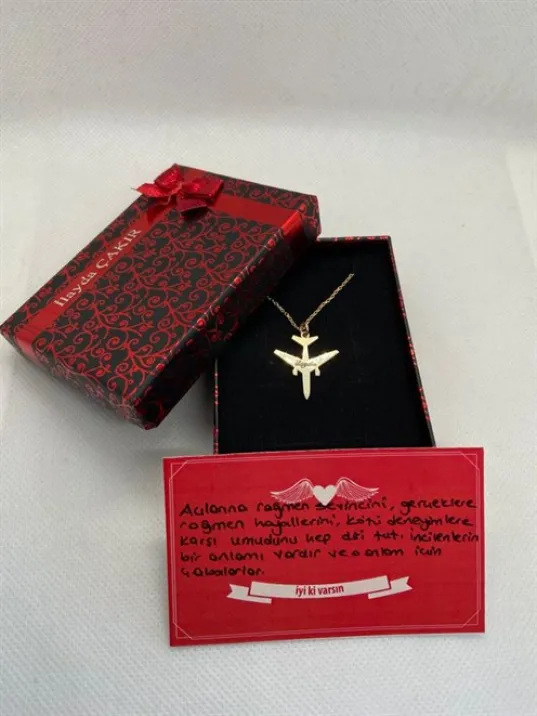 Pilot Ve Hosteslere Özel İsim Yazılan Uçak Figürlü Erkek Kadın Kolye Gümüş Zincir