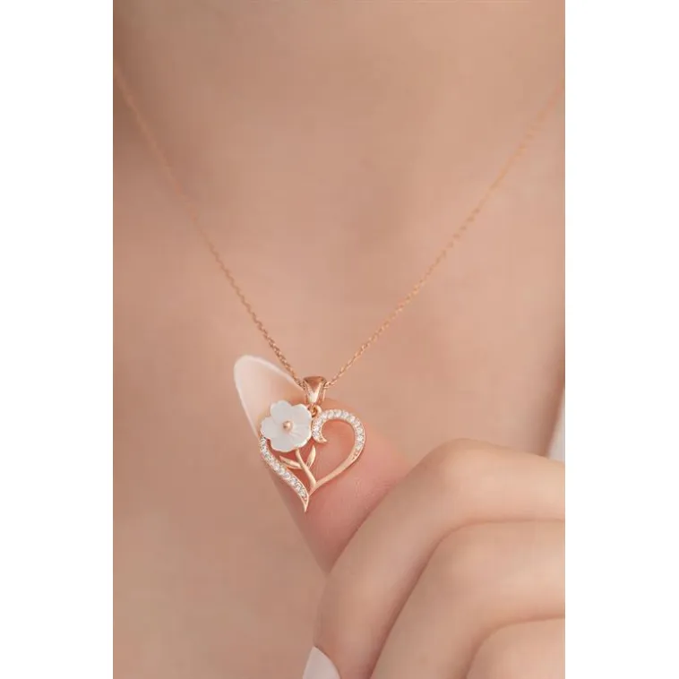 Zirkon Taşlı Rose Manolya Çiçeği Model 6 Kadın Gümüş Kolye GKLMNLYCCK6-ROS Zirkon Taşlı Rose Manolya Çiçeği Model 6 Kadın Gümüş Kolye GKLMNLYCCK6-ROS