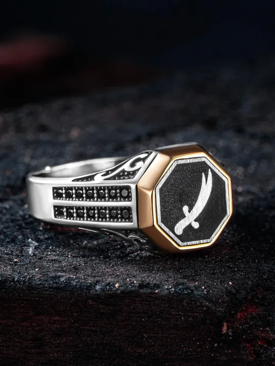 Erkek Gümüş Yüzük - Çift Zirkon Taşlı Zülfikar Kılıcı Model 2 Erkek Yüzük Erkek Gümüş Yüzük - Çift Zirkon Taşlı Zülfikar Kılıcı Model 2 Erkek Yüzük