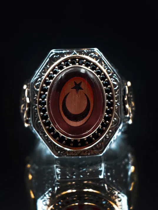 Kehribar Taşlı Ayyıldız Bayrak İşlemeli 925 Ayar Erkek Gümüş Yüzük