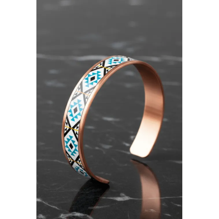 Kadın Bakır Bileklik Yüzük Set - Eyes Model Özel Baskı Metal Kutu Ve Kuvars Taşı Kadın Bakır Bileklik Yüzük Set - Eyes Model Özel Baskı Metal Kutu Ve Kuvars Taşı