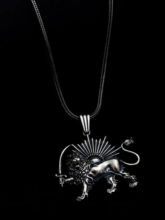 Erkek Gümüş Kolye - İran Pehlevi Aslanı Gümüş Kolye Erkek Gümüş Kolye - İran Pehlevi Aslanı Gümüş Kolye