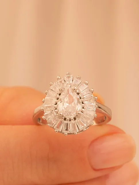 Kadın Gümüş Yüzük - Damla Model Zirkon Taşlı Baget Süslemeli Rodyumlu Kadın Yüzük
