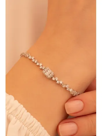 Kadın Gümüş Bileklik - Nazlı Baget Taşlı Zirkon Süslemeli Kadın Bileklik