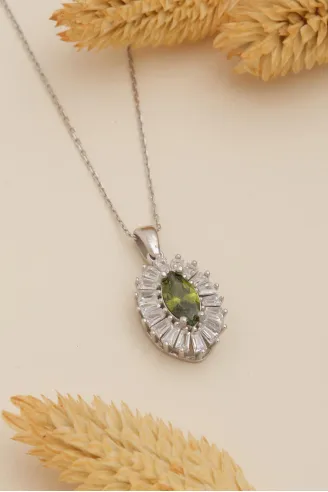 Kadın Gümüş Kolye - Damla Model Zultanit Taşlı Baget Süslemeli Rodyumlu Kadın Kolye