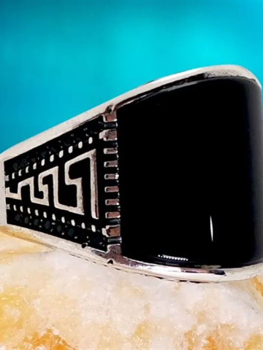 Grek Desenli Oniks Taşlı Erkek Gümüş Yüzük