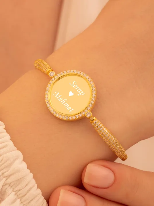Kadın Gümüş Bileklik - Altın Kaplama İsim Yazılabilir Yuvarlak Plaka Asansörlü Kadın Bileklik