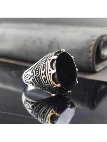 Kral Tacı Desenli Siyah Oniks Taşlı Gümüş Erkek Yüzük  GYZGMSUGUMU