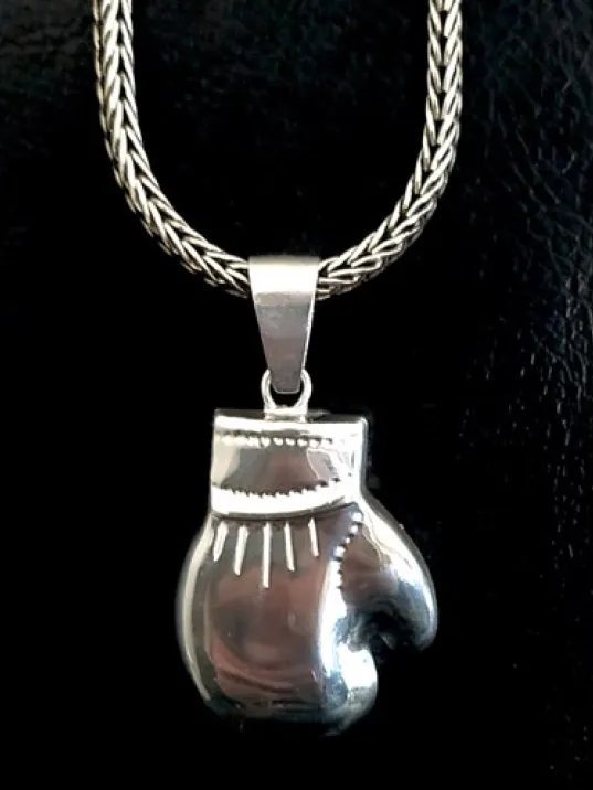 Büyük Boy Boks Eldiveni Gümüş Erkek Kolye Zincir Büyük Boy Boks Eldiveni Gümüş Erkek Kolye Zincir