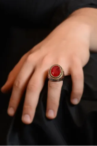 Yakut Garnet Taşlı Yanı Selçuklu Kartalı Model Erkek Gümüş Yüzük