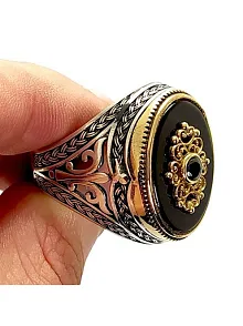 Otantik Motifli Siyah Taşlı Erkek Gümüş Yüzük