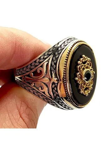 Otantik Motifli Siyah Taşlı Erkek Gümüş Yüzük