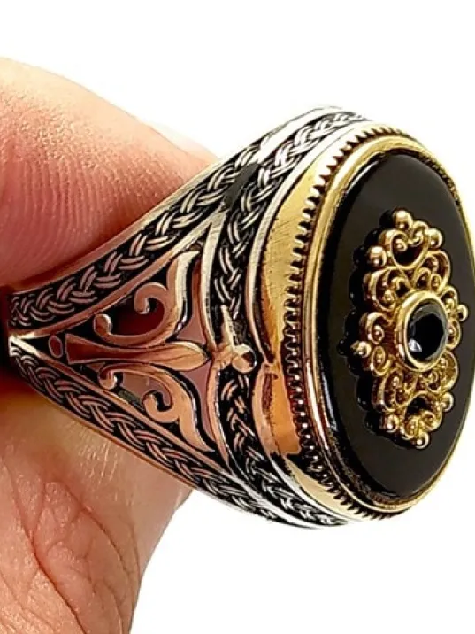 Otantik Motifli Siyah Taşlı Erkek Gümüş Yüzük Otantik Motifli Siyah Taşlı Erkek Gümüş Yüzük