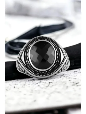 Erkek Gümüş Yüzük - Siyah Zirkon Taşlı Erkek Gümüş Yüzük Erkek Gümüş Yüzük - Siyah Zirkon Taşlı Erkek Gümüş Yüzük