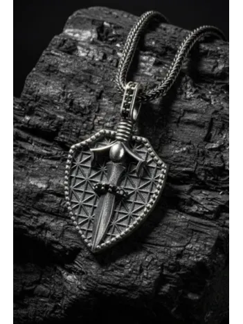 Erkek Gümüş Kolye - 925 Ayar Kabartmalı Kalkan Hançer İşlemeli Tilki Kuyruğu Zincirli Erkek Kolye