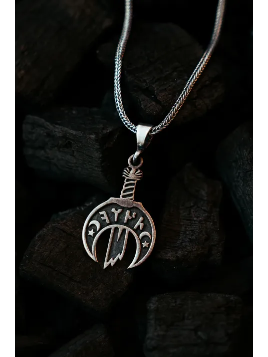 Erkek Gümüş Kolye - Türk Yazılı Kılıç Model Gümüş Erkek Kolye Erkek Gümüş Kolye - Türk Yazılı Kılıç Model Gümüş Erkek Kolye