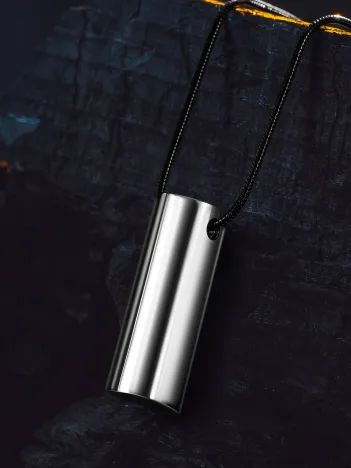 Corelum Secret Çelik İsimli Silindir Erkek Kolye 3 cm Parlak Gizli Tasarım