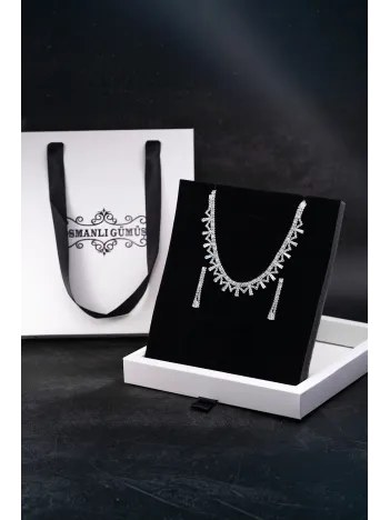 Kadın Bijuteri Kolye Küpe Set - Serena Model Zirkon Taşlı ve Baget Zarif Su Yolu Set