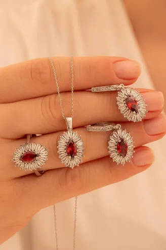 Kadın Gümüş Set - Mekik Model Yakut Taşlı Baget Süslemeli Rodyumlu Kadın Set